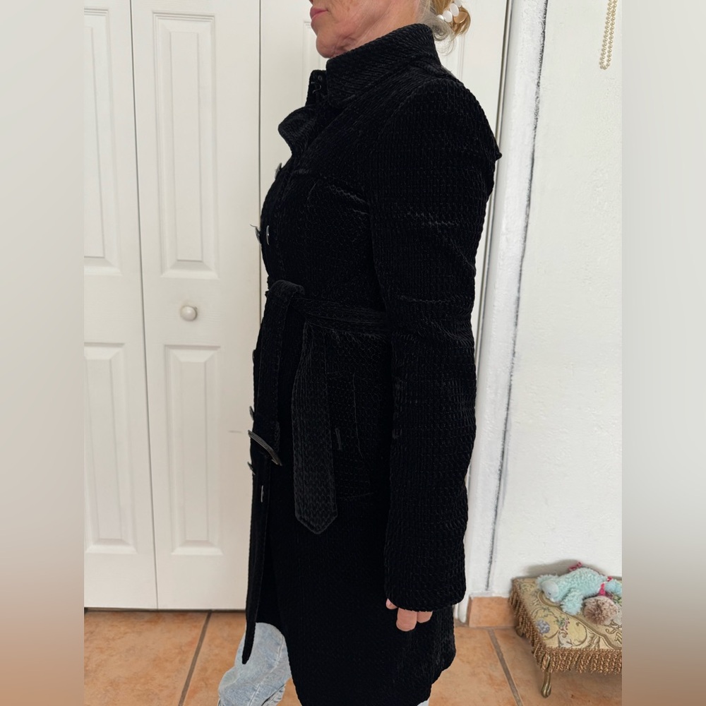Burberry Black Textured Trench Coat - Picture 6 of 10